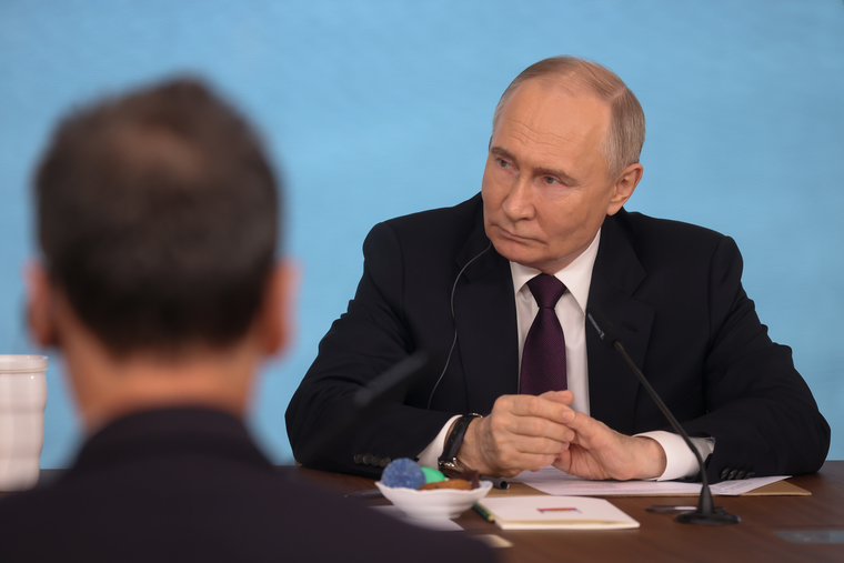 Президент подчеркнул, что Россия никогда не вмешивалась во внутриполитические процессы США