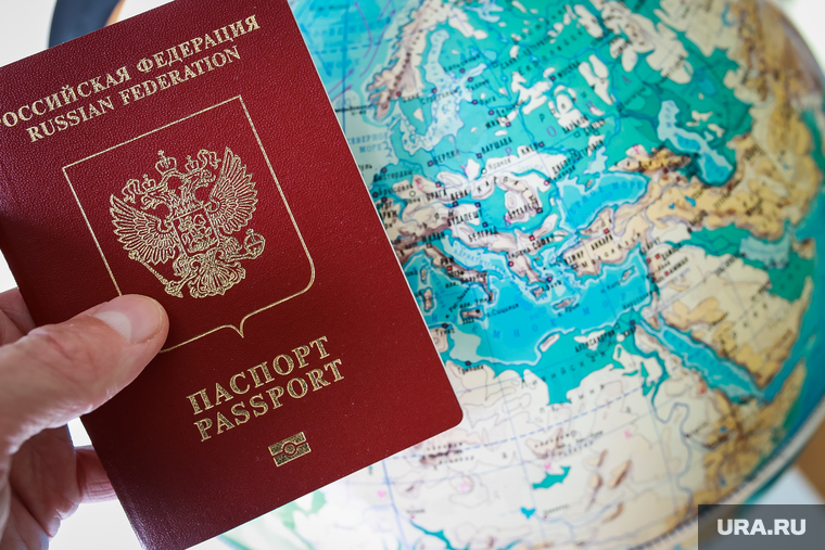 Клипарт Путевка. Тюмень, загранпаспорт, покупка билета, путевка, туристическая поездка, поездка, отпуск, туризм, глобус, путешествие, билет на самолет