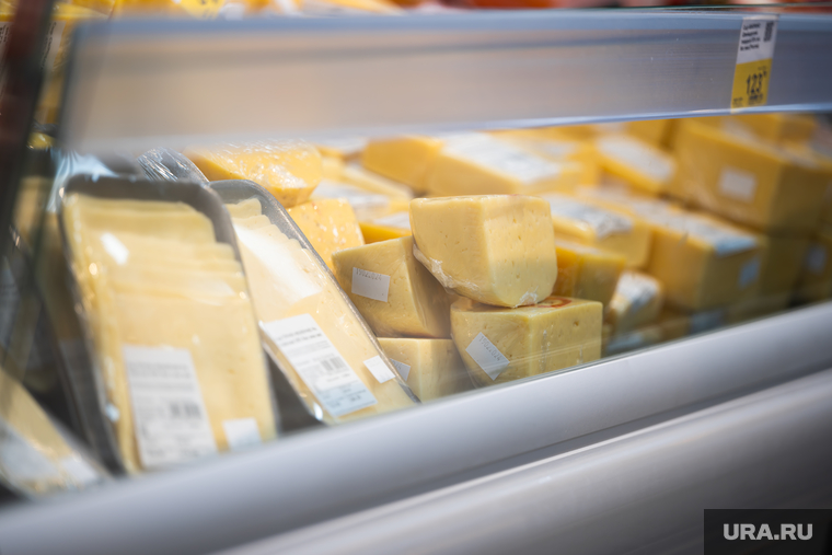 Продукты питания. Пермь, продукты, витрины, стелажи, сыр, молочная продукция, магазин