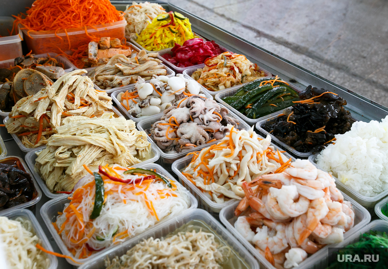Проверка санкционных продуктов на Шарташском рынке. Екатеринбург, деликатесы, морепродукты, корейская еда, китайская