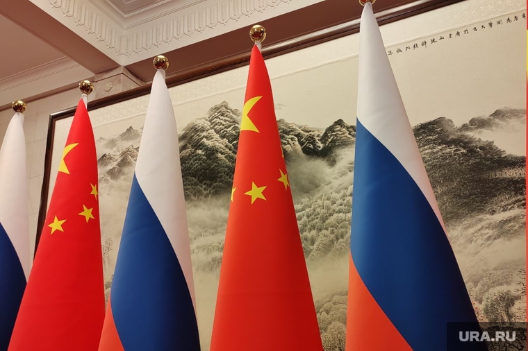 Подготовка к встрече Путина и Си Цзиньпина 16 мая 2024. Китай, Пекин, россия, флаг, китай