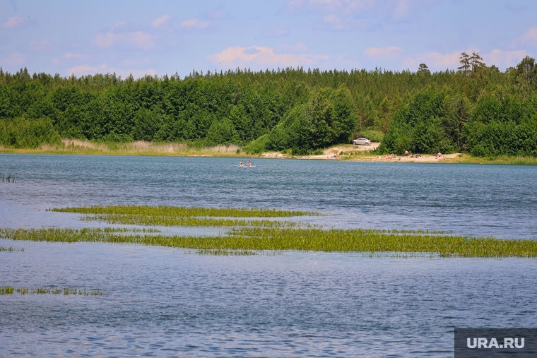 Пляж голубые озера. Курган, пляж, лето, отдых, водоем, купание, пляж голубые озера