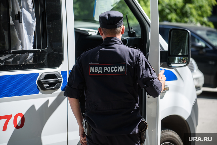 Избрание меры пресечения правозащитнику Алексею Соколову. Екатеринбург , полиция, полицейский, мвд россии, полицейский автомобиль