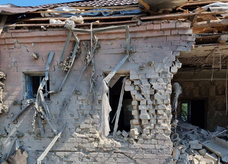 Один дом разрушен полностью