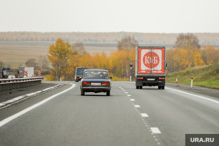 Осенняя дорога. Челябинск, м5, бабье лето, золотая осень, красное белое, трасса м5, дорожное движение, дорога, кб, осень, автотранспорт, м-5, алкомаркет красное белое, автодорога м5