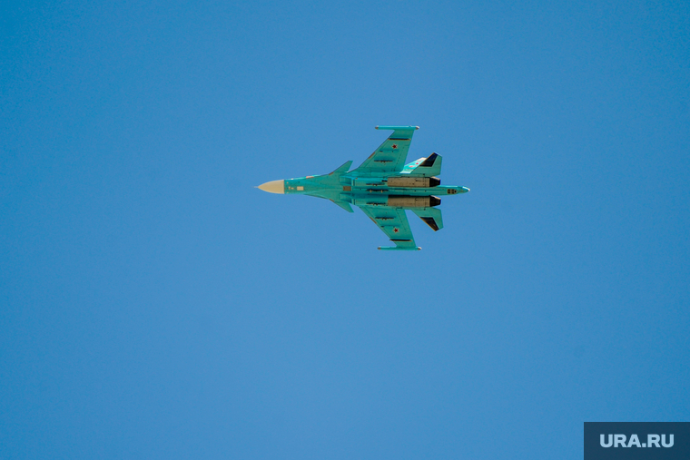 Празднование Дня Победы. Челябинск, су34, бомбардировщик, су-34