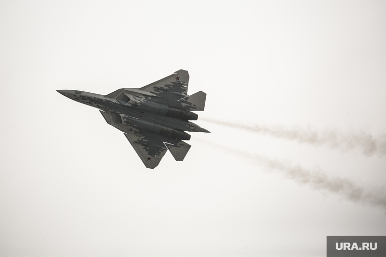 Показательные полеты авиации на МАКС-2021. Москва, авиашоу, авиация, бомбардировщик, самолет, су-57