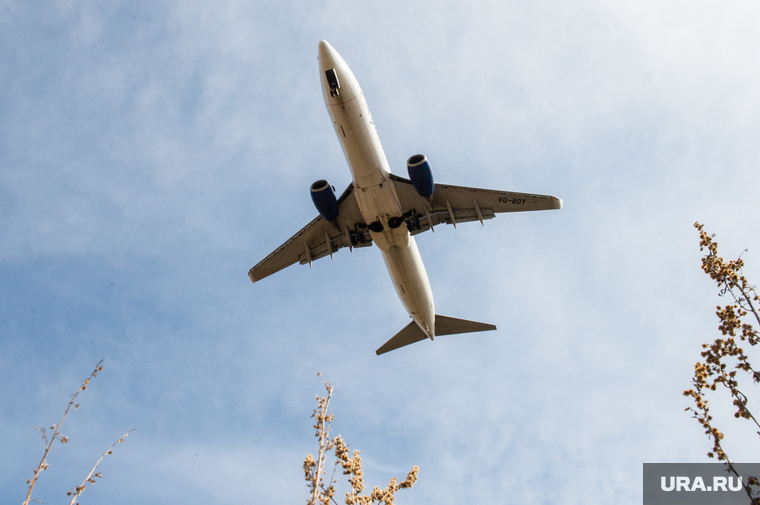 Взлет и посадка самолетов в аэропорту "Кольцово". Екатеринбург, boing 737, авиация, боинг737, самолет, vq-boy