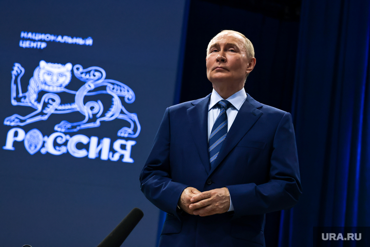 Владимир Путин на выставке "Россия" на ВДНХ. Москва, путин владимир