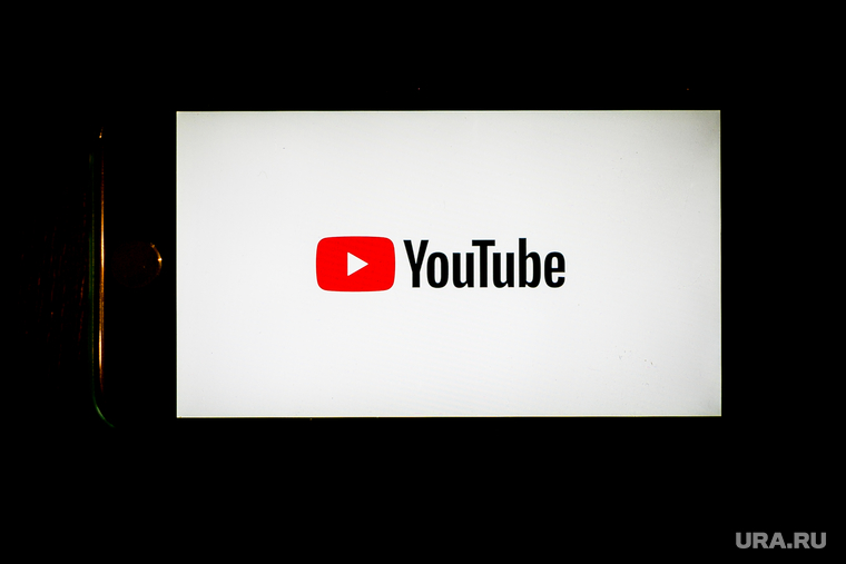 Клипарт Youtube. Тюмень, телефон, смартфон, youtube, ютуб, смартфон в руке, ютьюб, you tube