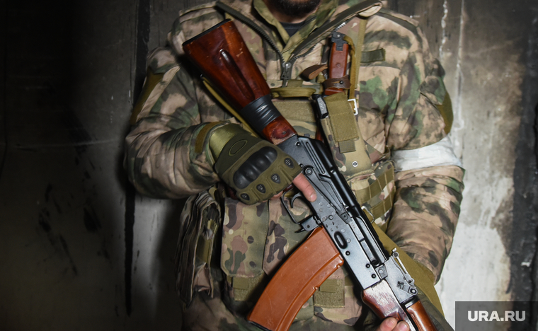 Работа чеченского добровольческого батальона Ахмат в Мариуполе. Украина, чеченцы, боец, автомат, воин, армия, военные, донбасс, война, ахмат, солдат, сво, кадыровцы