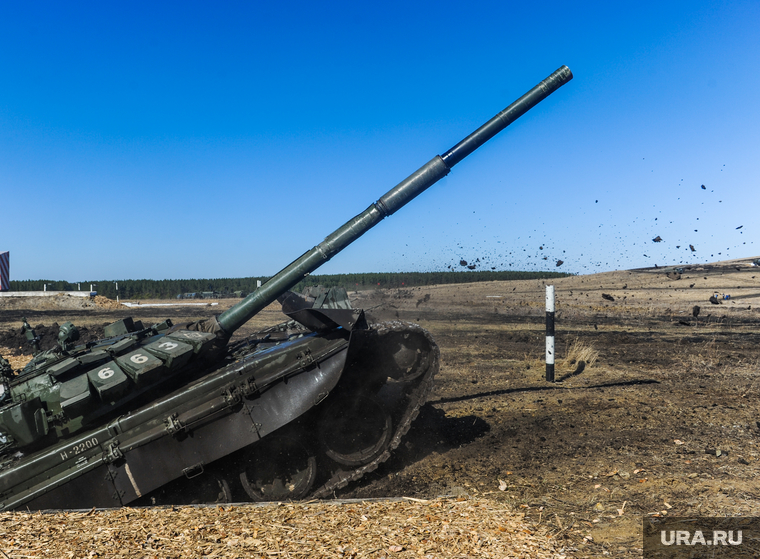 Танковый биатлон. Чебаркульский военный полигон. Челябинская область, танкисты, армия, оружие, война, учения, спецоперация, танковый биатлон, т72-3б, танк, боевое слаживание
