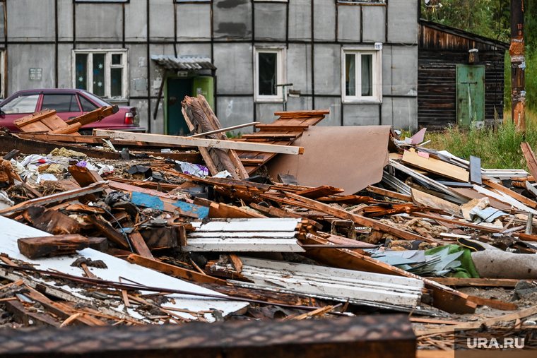 Снесенные дома в Нижневартовске. Нижневартовск, строительный мусор, снос дома