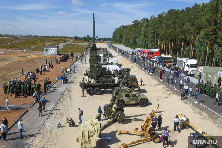 Международный военно-технический форум «Армия-2022». Екатеринбург, пушка, милитари, армия, оружие, милитаризация, артиллерия, z войска, выставка оружия, армия 2022