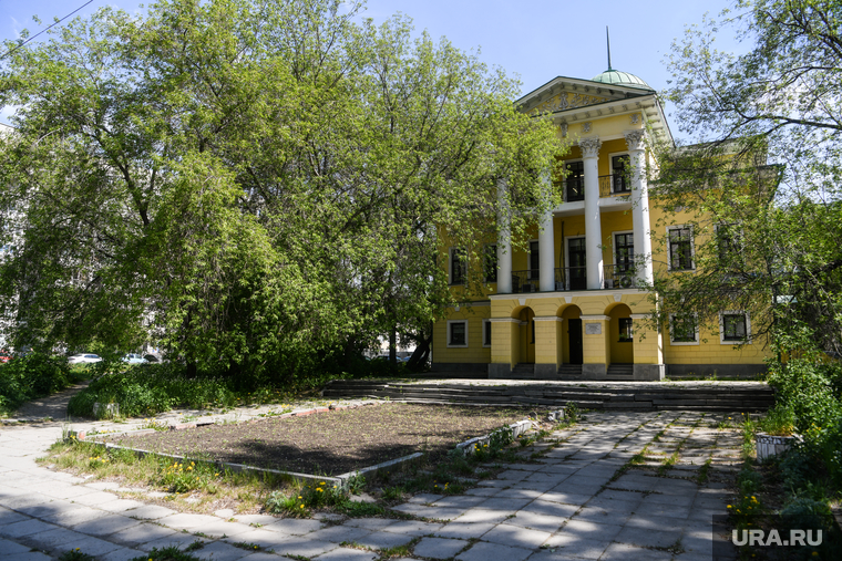 Сквер за усадьбой Малахова. Екатеринбург