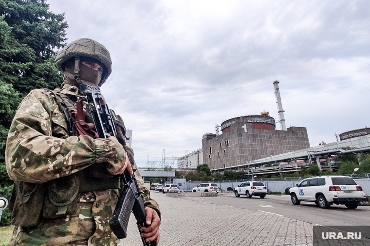 МАГАТЭ на ЗАЭС. Энергодар, силовики, армия, военные, вежливые люди, спецназ, солдат, спецура, заэс, магатэ, запорожская атомная электростанция, блок-пост, автомобили оон, силы специальных операций