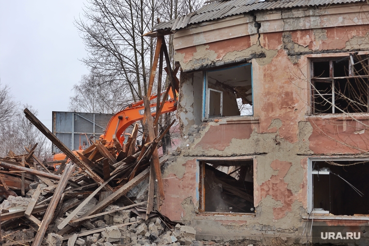 Снос дома по улице Коли Мяготина, 36. Курган, снос дома, ветхое жилье, руины