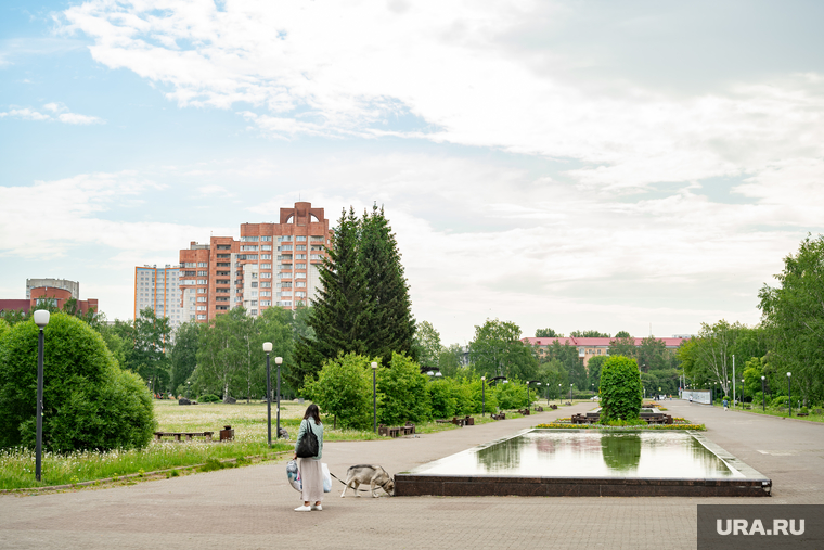 Знаковые объекты. Пермь, сквер, деревья, трава, парк, досуг, отдых, знаковые объекты, сквер 250-летия города перми