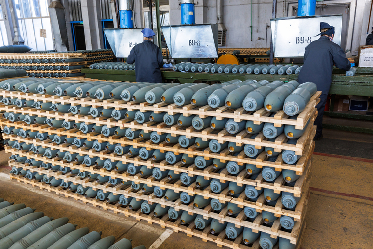 Выполнение гособоронзаказа на предприятиях ОПК. stock, снаряд, боеприпас, впк, опк, stock