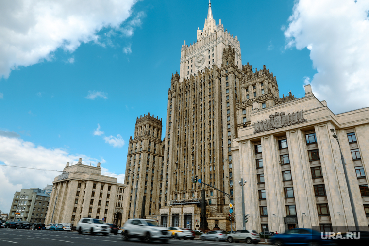 Виды Московского Кремля, здание МИД РФ и уличная фотография. 28 июня 2024., министерство иностранных дел рф, мид россии, мид рф