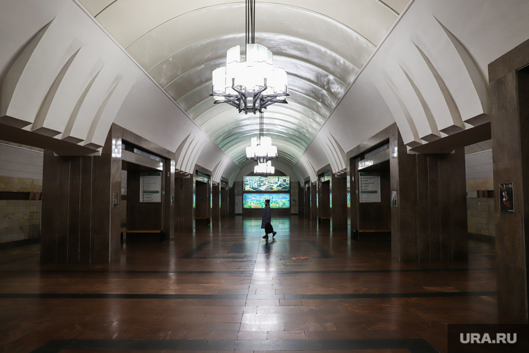 Период нерабочих дней .Екатеринбург, метро