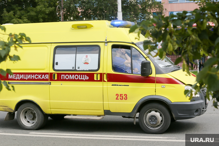 Мечеть. Тюмень, машина скорой помощи, машина скорой медицинской помощи, скорая помощь