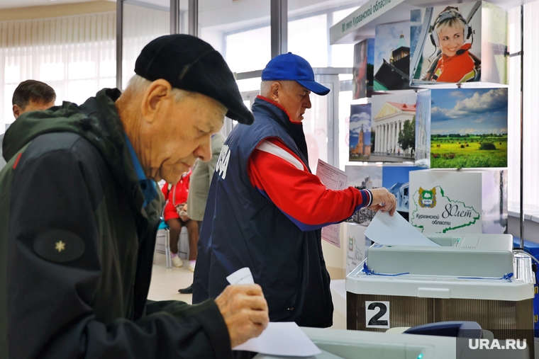 Первые избиратели отдали свои голоса на выборах