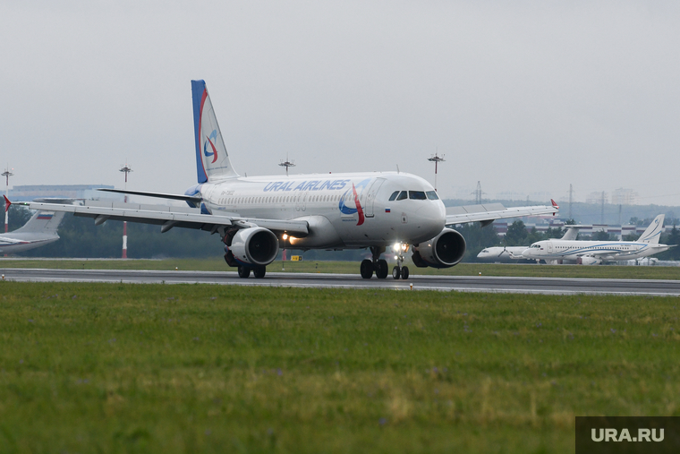 Споттинг в Аэропорту Кольцово. Екатеринбург, ural airlines, авиакомпания уральские авиалинии, ra73832