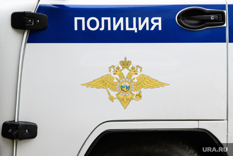 Следственно-оперативные действия в отношении Владимира Александрова. Свердловская область, Нижний Тагил , полицейские, полиция, полицейский автомобиль
