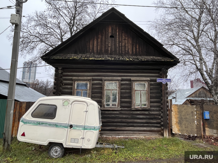Виды города. Пермь, район разгуляй, улица разгуляйская, автодом