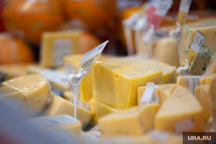 Продукты питания. Пермь, продукты, витрины, стелажи, сыр, молочная продукция, магазин