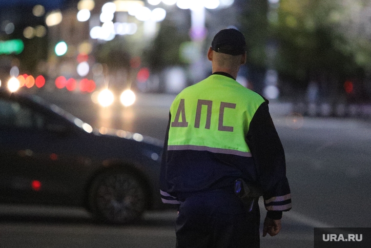 Акция Свеча памяти. Курган, патруль дпс, машина полиции, полиция, ночь, дпс, вечер, курган, гаи, сотрудник дпс, рейд полиции