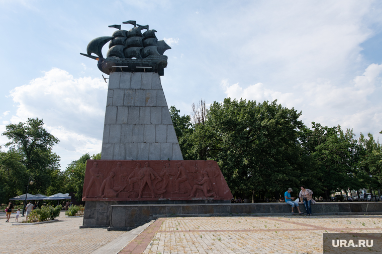 Виды Херсона. Херсон, набережная, херсон, памятник фрегат
