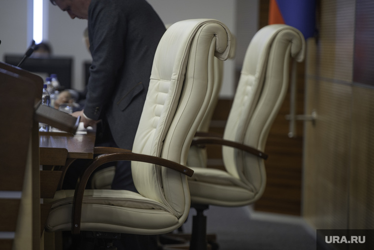 Заседание Совета представительных органов муниципальных образований Пермского края. Пермь, президиум, дума, кресло губернатора, заксобрание, кресло мэра, депутатские кресла, кресло спикера, назначение на должность, кресло президента