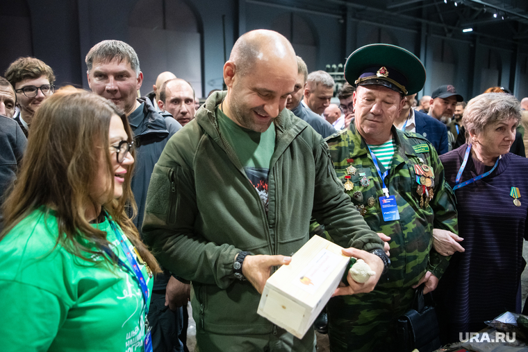 Полпред УрФО Артем Жога на «Форуме добровольцев большого Урала». Свердловская область, Верхняя Пышма, жога артем