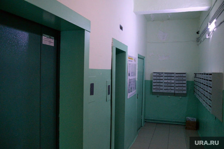 Жилой дом на ул Республики 92. Тюмень., лифт, почта, подъезд, ящик, Дом на ул Республики 92