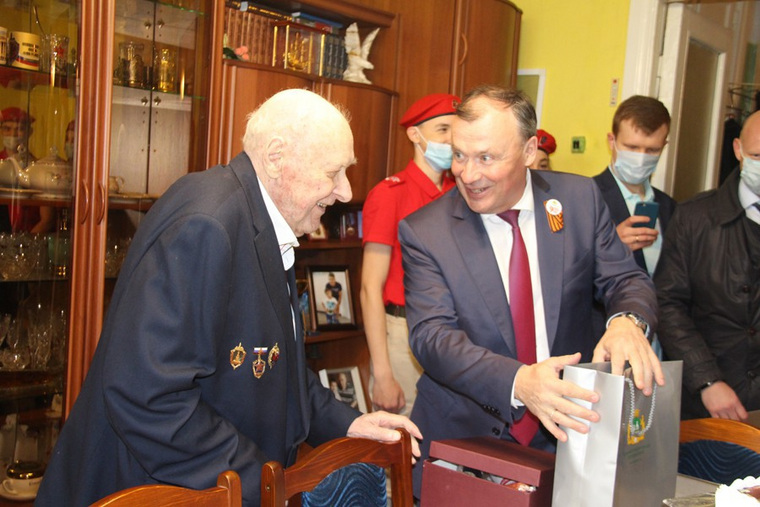 Мэр Алексей Орлов был дружен с ветераном