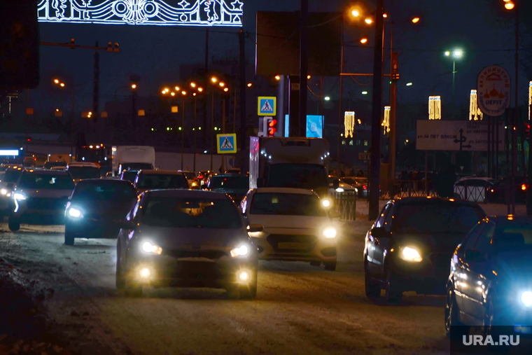 Автовечер в Тюмени после рабочего дня., пробка, автомобили, автотранспорт