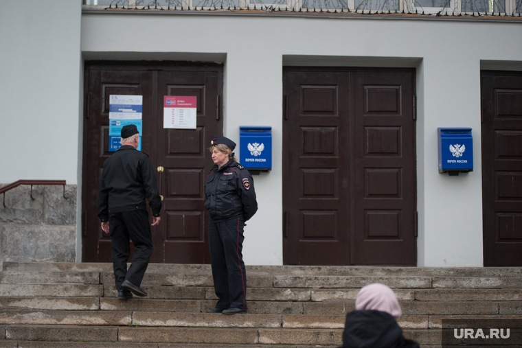 Угроза минирования главпочтамта и школы №69. Екатеринбург, почта россии, главпочтамт, оцепление