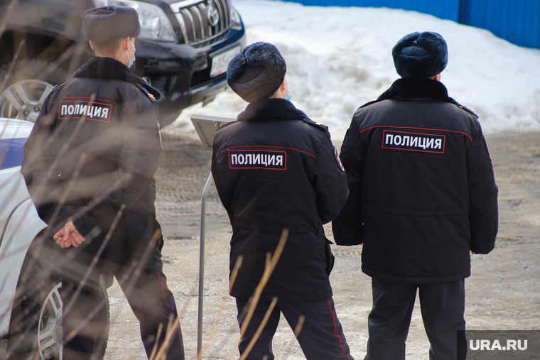 Смотр готовности ГО МЧС к весеннему паводку и лесным пожарам. Курган, снег, полиция, сотрудники полиции, наряд полиции