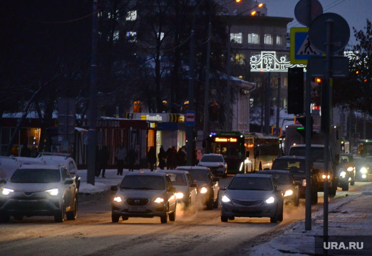 Автовечер в Тюмени после рабочего дня., пробка, автомобили, автотранспорт