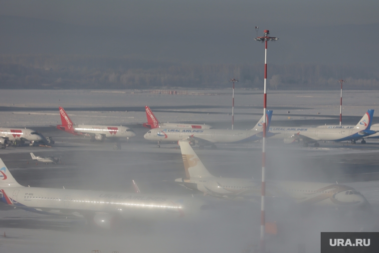 Аэропорт Кольцово. Екатеринбург , аэропорт, кольцово, ural airlines, смог, самолет, туман
