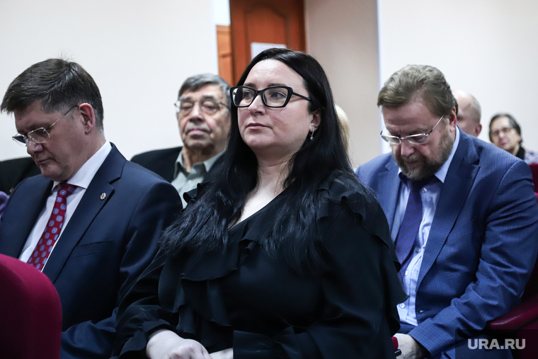 Поговаривают, что Юлии Маслаковой даже хотели заплатить за вступление в полномочия