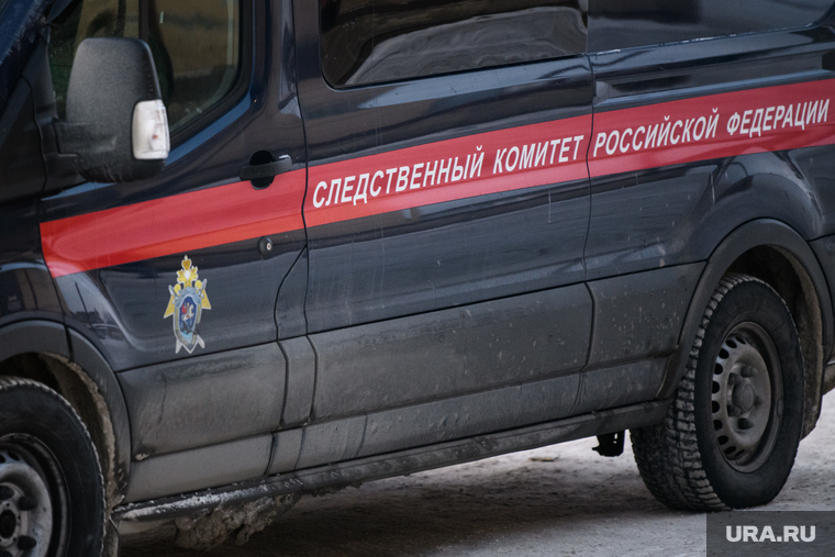 Рейд военных следователей на овощебазу № 4. Екатеринбург , следственный комитет, автомобиль скр