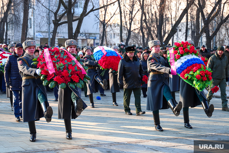 Екатеринбуржцев впервые пустили на матч на "УГМК-Арену": эксклюзивные фото УРА.Р