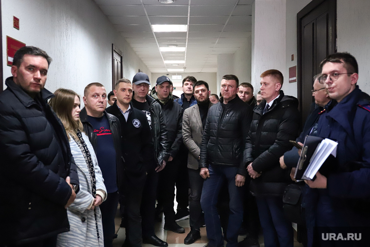 Активисты поддерживали родных убитого