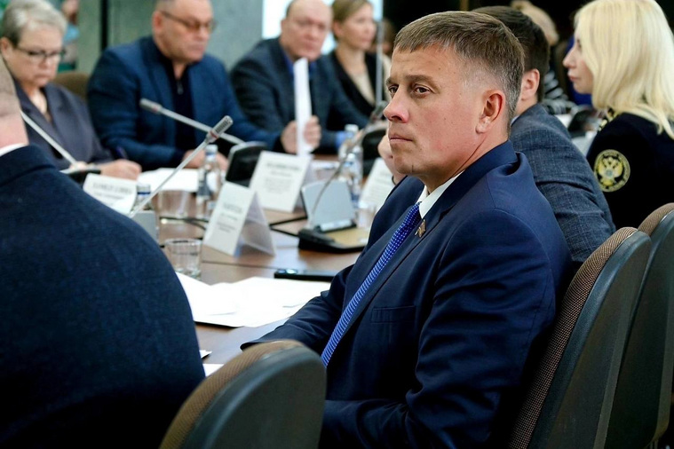 Лидер фракции ЛДПР в челябинском парламенте Виталий Пашин предложил задействовать участников спецоперации в волонтерских отрядах