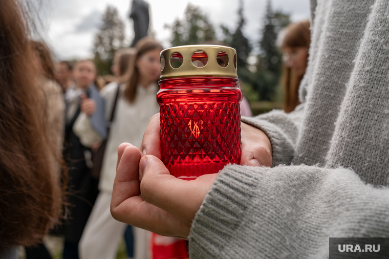 Траурный митинг в ПГНИУ. Пермь, поминальная свеча