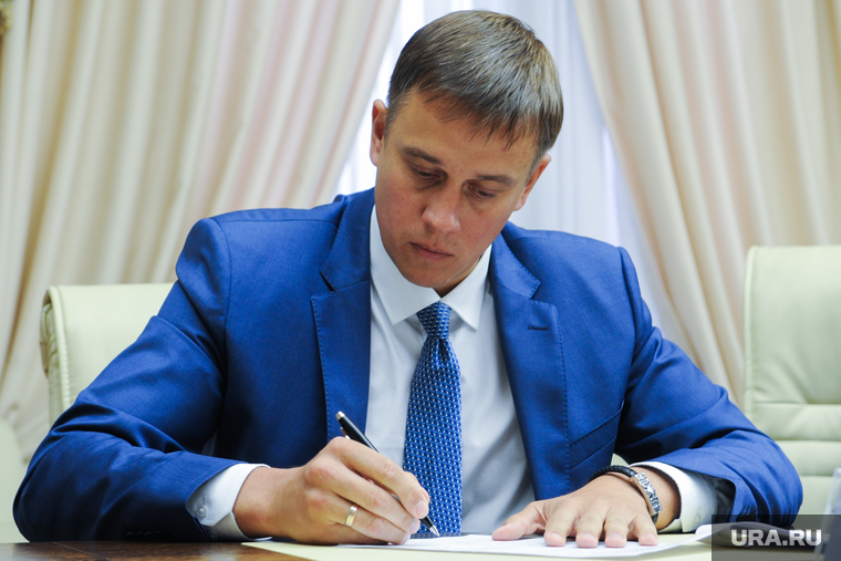 Виталий Пашин подает документы в кандидаты на пост губернатора. Челябинск, портрет, пашин виталий