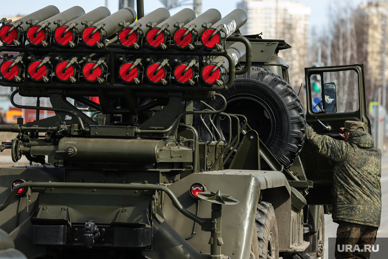 Репетиция парада Победы. Екатеринбург , военная техника, военные, колонна военной техники, репетиция парада победы